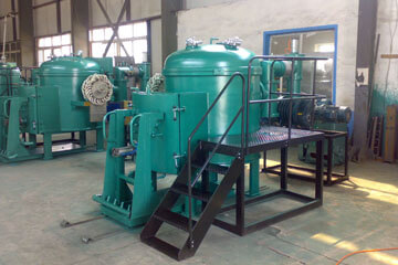 Periodic vacuum induction melting furnace